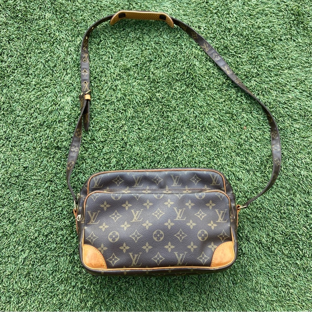 LOUIS VUITTON LV Nile Monogram Crossbody Shoulder Bag Monogram Canvas Purse